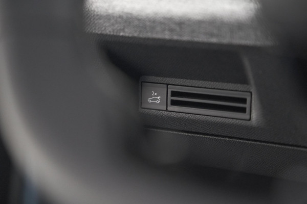 Peugeot 3008 1.2 Hybrid 145 GT | Trekhaak | Elektronische Kofferklep | Adaptieve Cruise Control | Camera