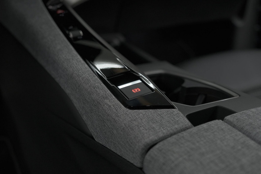 Peugeot 3008 1.2 Hybrid 145 GT | Trekhaak | Elektronische Kofferklep | Adaptieve Cruise Control | Camera