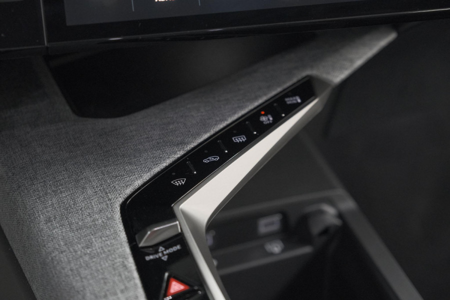 Peugeot 3008 1.2 Hybrid 145 GT | Trekhaak | Elektronische Kofferklep | Adaptieve Cruise Control | Camera