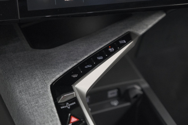 Peugeot 3008 1.2 Hybrid 145 GT | Trekhaak | Elektronische Kofferklep | Adaptieve Cruise Control | Camera