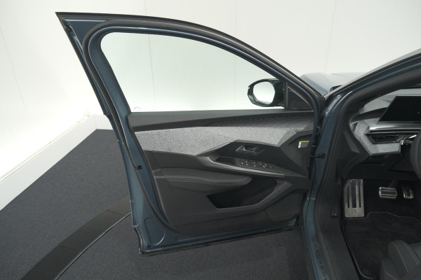 Peugeot 3008 1.2 Hybrid 145 GT | Trekhaak | Elektronische Kofferklep | Adaptieve Cruise Control | Camera