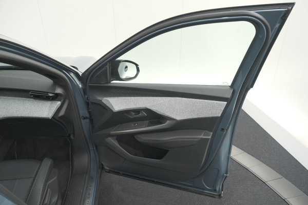 Peugeot 3008 1.2 Hybrid 145 GT | Trekhaak | Elektronische Kofferklep | Adaptieve Cruise Control | Camera