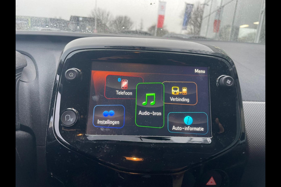 Peugeot 108 1.0 e-VTi Allure / camera / carplay