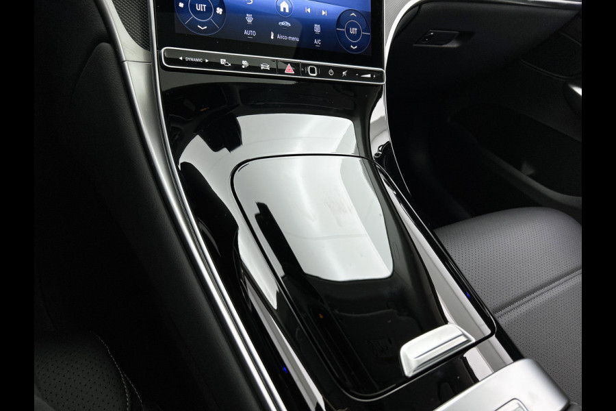 Mercedes-Benz GLC 300e 4MATIC Business Solution Luxury | Panoramaschuifdak | Trekhaak | Smartphone integratie | Easypack achterklep | URBAN GUARD voertuigbescherming plus | Stoelverwarming voor |