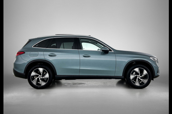 Mercedes-Benz GLC 300e 4MATIC Business Solution Luxury | Panoramaschuifdak | Trekhaak | Smartphone integratie | Easypack achterklep | URBAN GUARD voertuigbescherming plus | Stoelverwarming voor |