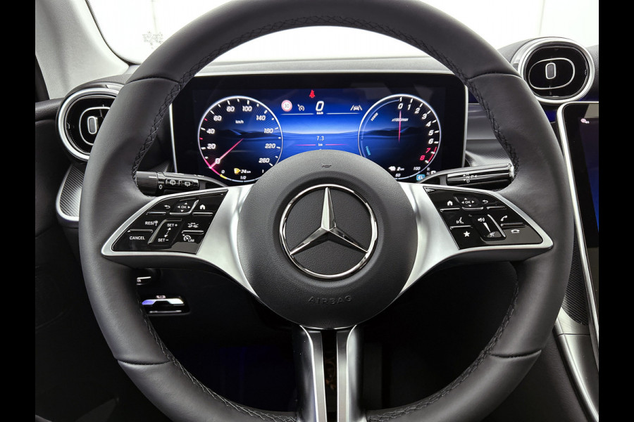 Mercedes-Benz GLC 300e 4MATIC Business Solution Luxury | Panoramaschuifdak | Trekhaak | Smartphone integratie | Easypack achterklep | URBAN GUARD voertuigbescherming plus | Stoelverwarming voor |