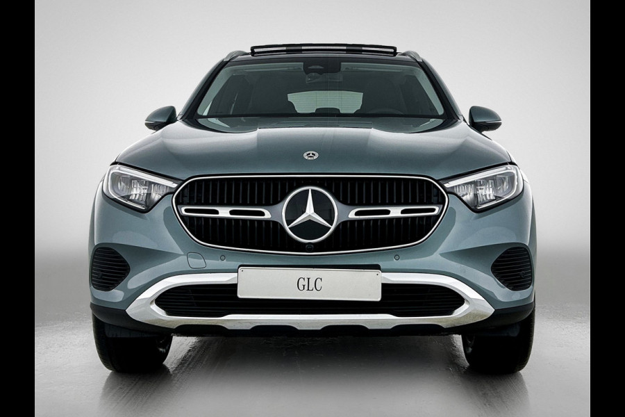 Mercedes-Benz GLC 300e 4MATIC Business Solution Luxury | Panoramaschuifdak | Trekhaak | Smartphone integratie | Easypack achterklep | URBAN GUARD voertuigbescherming plus | Stoelverwarming voor |