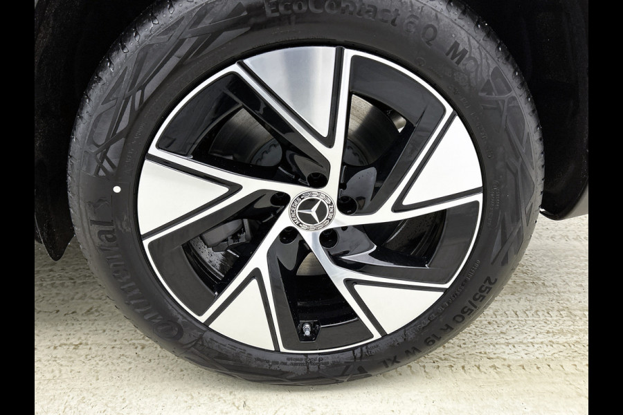 Mercedes-Benz GLC 300e 4MATIC Business Solution Luxury | Panoramaschuifdak | Trekhaak | Smartphone integratie | Easypack achterklep | URBAN GUARD voertuigbescherming plus | Stoelverwarming voor |