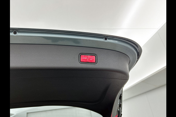 Mercedes-Benz GLC 300e 4MATIC Business Solution Luxury | Panoramaschuifdak | Trekhaak | Smartphone integratie | Easypack achterklep | URBAN GUARD voertuigbescherming plus | Stoelverwarming voor |