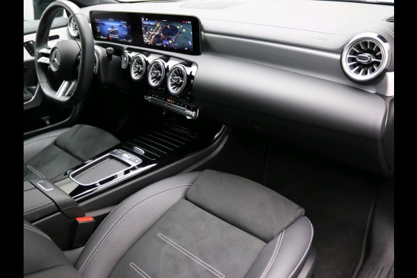 Mercedes-Benz CLA-Klasse Shooting Brake 250 e Business Solution AMG AMG Line | Night Pakket |Panorama Schuif-Kanteldak | Memory Stoelen | Head-up display | Parkeerpakket met 360°-camera. Inclusief 24 maanden MB Certified garantie voor Europa.