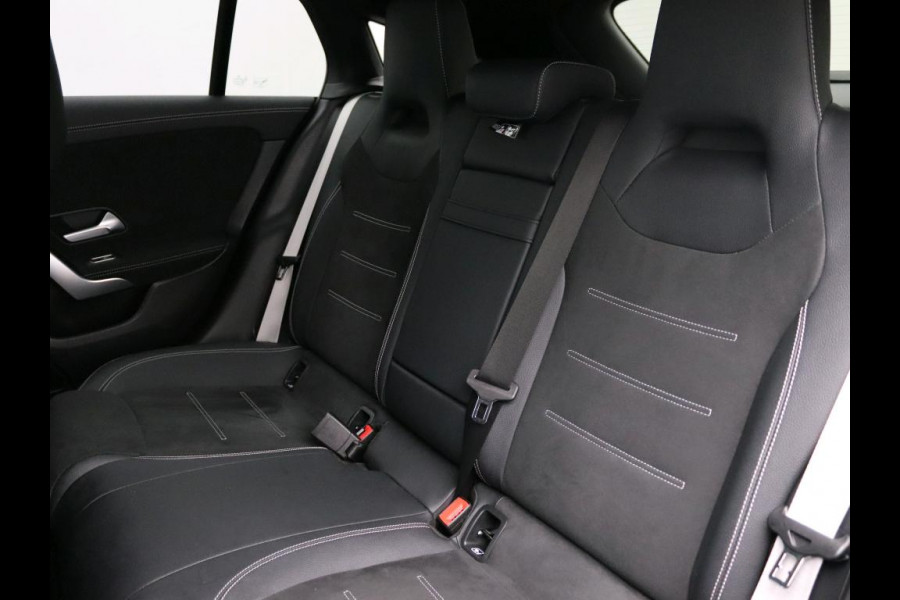 Mercedes-Benz CLA-Klasse Shooting Brake 250 e Business Solution AMG AMG Line | Night Pakket |Panorama Schuif-Kanteldak | Memory Stoelen | Head-up display | Parkeerpakket met 360°-camera. Inclusief 24 maanden MB Certified garantie voor Europa.