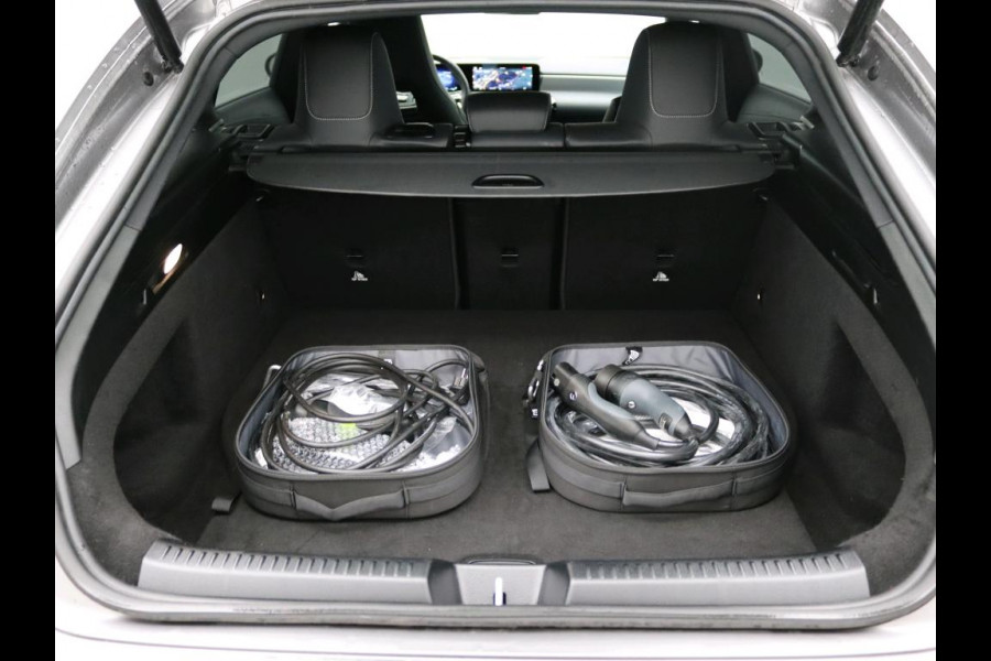 Mercedes-Benz CLA-Klasse Shooting Brake 250 e Business Solution AMG AMG Line | Night Pakket |Panorama Schuif-Kanteldak | Memory Stoelen | Head-up display | Parkeerpakket met 360°-camera. Inclusief 24 maanden MB Certified garantie voor Europa.