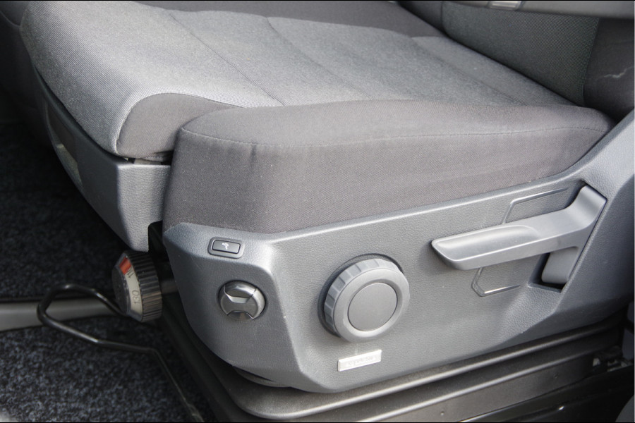 Volkswagen Crafter 2.0 TDI L3H2 177PK AUT. 2X SCHUIFDEUR, LED, TREKHAAK, ADAPT. CRUISE, NAVI, AIRCO, STOELVERWARMING, GEVEERDE STOEL, NL AUTO, NAP