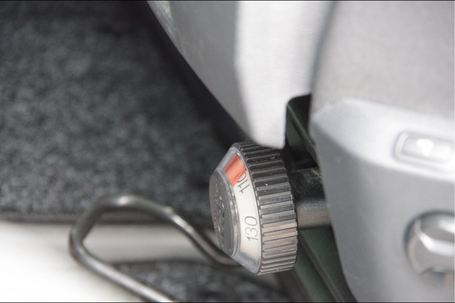 Volkswagen Crafter 2.0 TDI L3H2 177PK AUT. 2X SCHUIFDEUR, LED, TREKHAAK, ADAPT. CRUISE, NAVI, AIRCO, STOELVERWARMING, GEVEERDE STOEL, NL AUTO, NAP