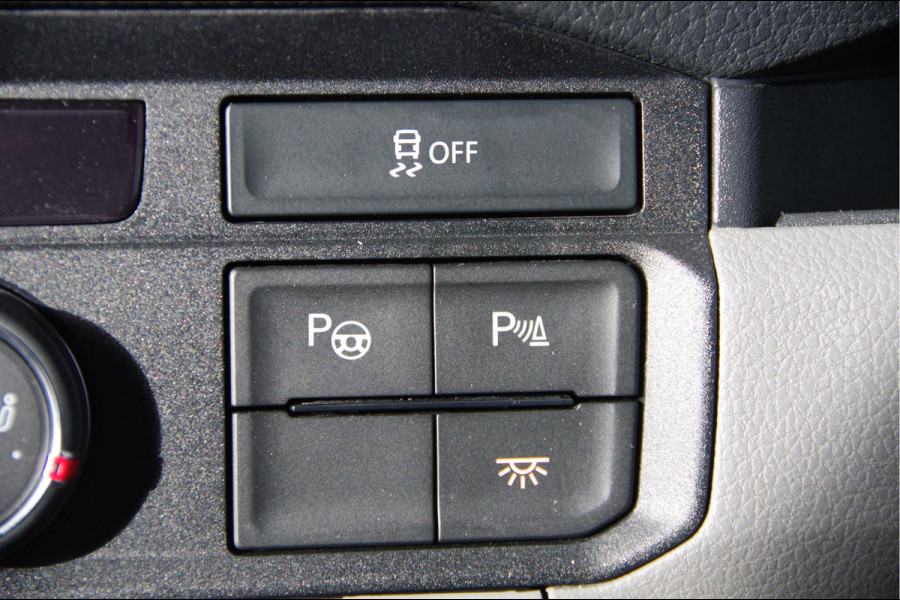 Volkswagen Crafter 2.0 TDI L3H2 177PK AUT. 2X SCHUIFDEUR, LED, TREKHAAK, ADAPT. CRUISE, NAVI, AIRCO, STOELVERWARMING, GEVEERDE STOEL, NL AUTO, NAP