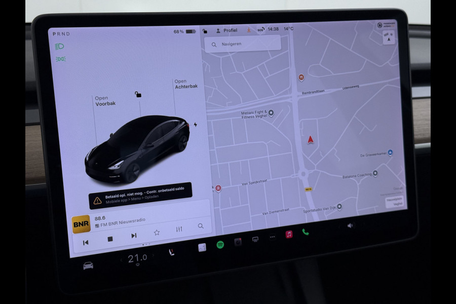 Tesla Model 3 Long Range AWD 75kWh Facelift Warmtepomp Trekhaak SOH 92% AutoPilot Leder Panoramadak Adaptive-Cruise Camera's Elektr.-Stuur+Sto Elek.Achterklep Navi LED DAB Voorverwarmen interieur Keyless One-Pedal-Drive 4WD 1e Eigenaar Origineel Nederlandse Auto Fabrieksgarantie op Accu en Motor tot 21-12-2028/192.00km