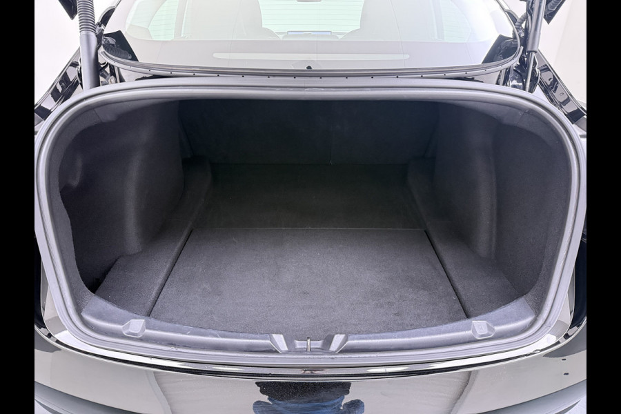 Tesla Model 3 Long Range AWD 75kWh Facelift Warmtepomp Trekhaak SOH 92% AutoPilot Leder Panoramadak Adaptive-Cruise Camera's Elektr.-Stuur+Sto Elek.Achterklep Navi LED DAB Voorverwarmen interieur Keyless One-Pedal-Drive 4WD 1e Eigenaar Origineel Nederlandse Auto Fabrieksgarantie op Accu en Motor tot 21-12-2028/192.00km