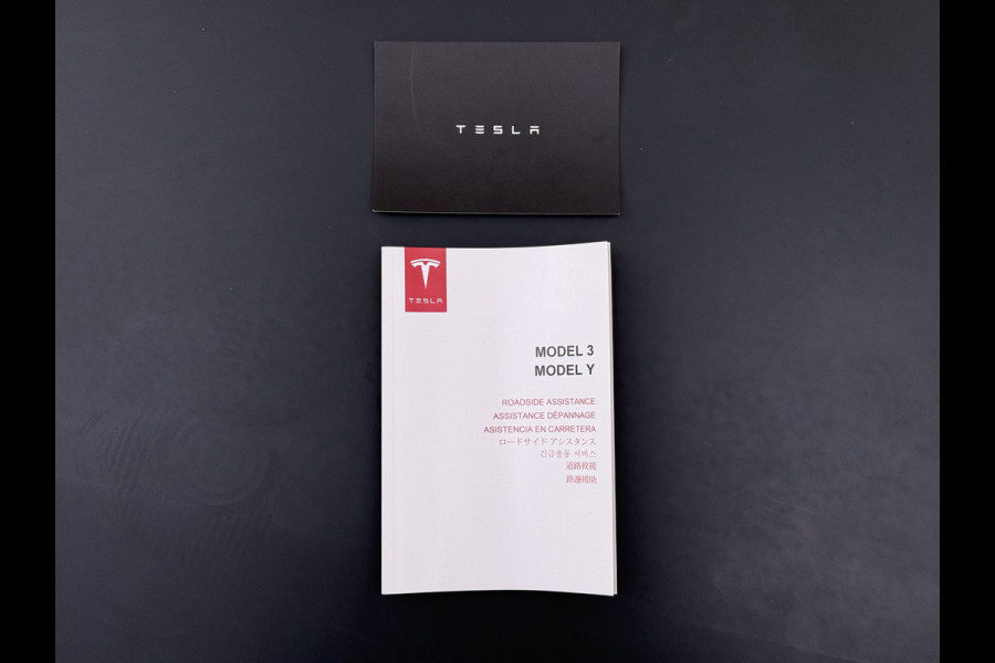 Tesla Model 3 Long Range AWD 75kWh Facelift Warmtepomp Trekhaak SOH 92% AutoPilot Leder Panoramadak Adaptive-Cruise Camera's Elektr.-Stuur+Sto Elek.Achterklep Navi LED DAB Voorverwarmen interieur Keyless One-Pedal-Drive 4WD 1e Eigenaar Origineel Nederlandse Auto Fabrieksgarantie op Accu en Motor tot 21-12-2028/192.00km