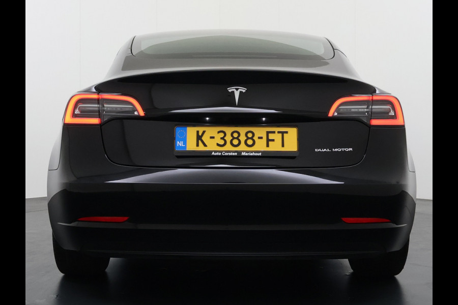 Tesla Model 3 Long Range AWD 75kWh Facelift Warmtepomp Trekhaak SOH 92% AutoPilot Leder Panoramadak Adaptive-Cruise Camera's Elektr.-Stuur+Sto Elek.Achterklep Navi LED DAB Voorverwarmen interieur Keyless One-Pedal-Drive 4WD 1e Eigenaar Origineel Nederlandse Auto Fabrieksgarantie op Accu en Motor tot 21-12-2028/192.00km