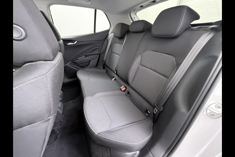 Škoda Fabia 1.0TSI 96PK 5Drs Ecc Navi* Camera Stoelverwarming Apple Carplay Android Auto Cruise Control Pdc Lmv Isofix Privacyglas Led Smartlink Bluetooth Keyless Licht-/regensensor Mooie en complete Skoda Fabia 380 Liter kofferruimte