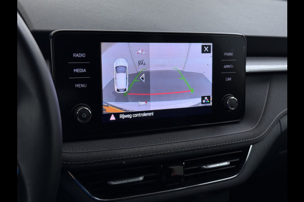 Škoda Fabia 1.0TSI 96PK 5Drs Ecc Navi* Camera Stoelverwarming Apple Carplay Android Auto Cruise Control Pdc Lmv Isofix Privacyglas Led Smartlink Bluetooth Keyless Licht-/regensensor Mooie en complete Skoda Fabia 380 Liter kofferruimte