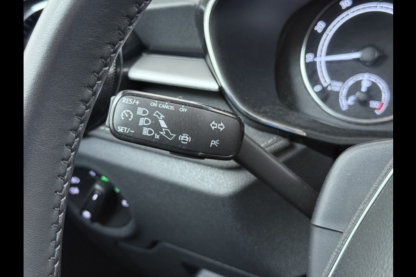 Škoda Fabia 1.0TSI 96PK 5Drs Ecc Navi* Camera Stoelverwarming Apple Carplay Android Auto Cruise Control Pdc Lmv Isofix Privacyglas Led Smartlink Bluetooth Keyless Licht-/regensensor Mooie en complete Skoda Fabia 380 Liter kofferruimte