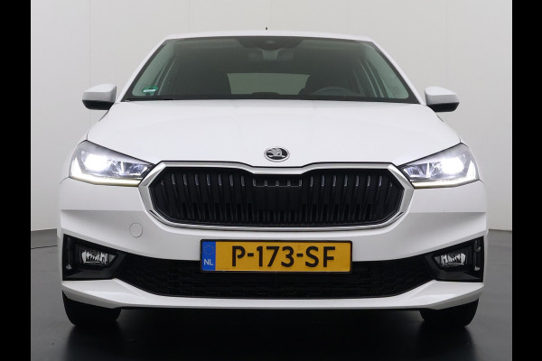 Škoda Fabia 1.0TSI 96PK 5Drs Ecc Navi* Camera Stoelverwarming Apple Carplay Android Auto Cruise Control Pdc Lmv Isofix Privacyglas Led Smartlink Bluetooth Keyless Licht-/regensensor Mooie en complete Skoda Fabia 380 Liter kofferruimte