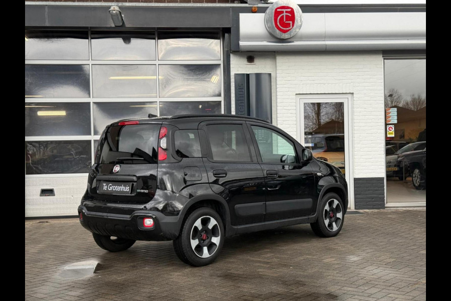 Fiat Panda 1.0 Hybrid Cross 5 persoons
