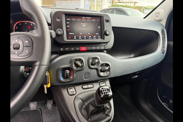 Fiat Panda 1.0 Hybrid Cross 5 persoons