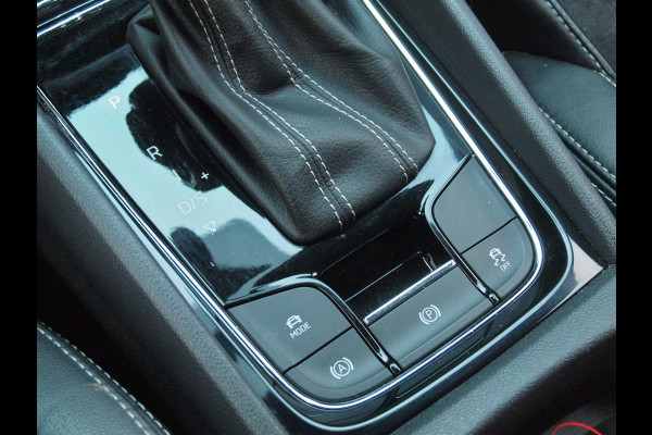 Škoda Kodiaq 1.5 TSI Sportline Business 7p. |  DSG | 7 Persoons | Trekhaak | Camera | Sfeerverlichting |