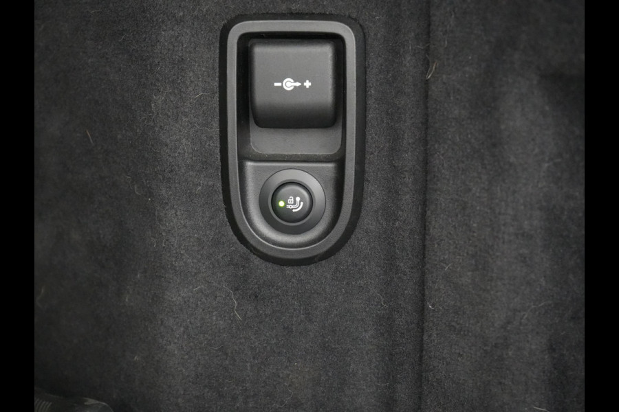 BMW 5 Serie Touring 530e Luxury Line Plug In Hybrid 293pk Dealer O.H PHEV | Trekhaak Af Fabriek | Camera | Comfortstoelen Memory & Verwarmd | Cruise Control | Apple Carplay | Navigatie | Virtual | DAB | 18" L.M | BMW LED |