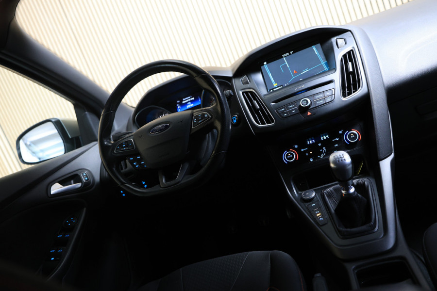 Ford FOCUS Wagon 1.5 ST-Line NAP TRKHK NAVI CAMERA CLIMA PDC PARKAst '18