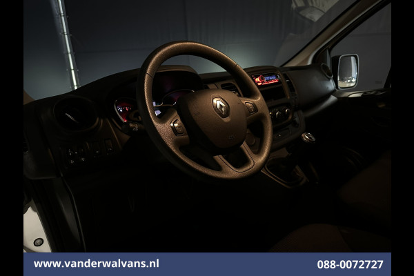 Renault Trafic 2.0 dCi 120pk L2H1 Euro6 Airco | Imperiaal | LED | Cruisecontrol | Trekhaak Parkeersensoren, Bijrijdersbank