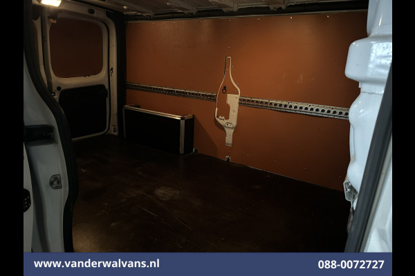 Renault Trafic 2.0 dCi 120pk L2H1 Euro6 Airco | Imperiaal | LED | Cruisecontrol | Trekhaak Parkeersensoren, Bijrijdersbank