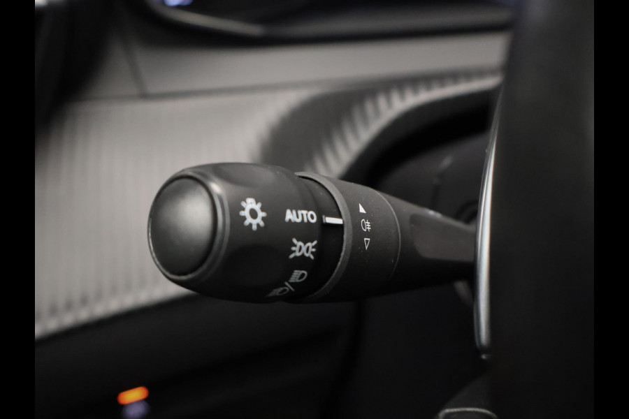 Peugeot 208 1.2 PureTech Sport (APPLE CARPLAY,NAVI,CAMERA,360 VIEW,LED,FLIPPERS,CRUISE,SPORTSTOELEN,NETTE STAAT)