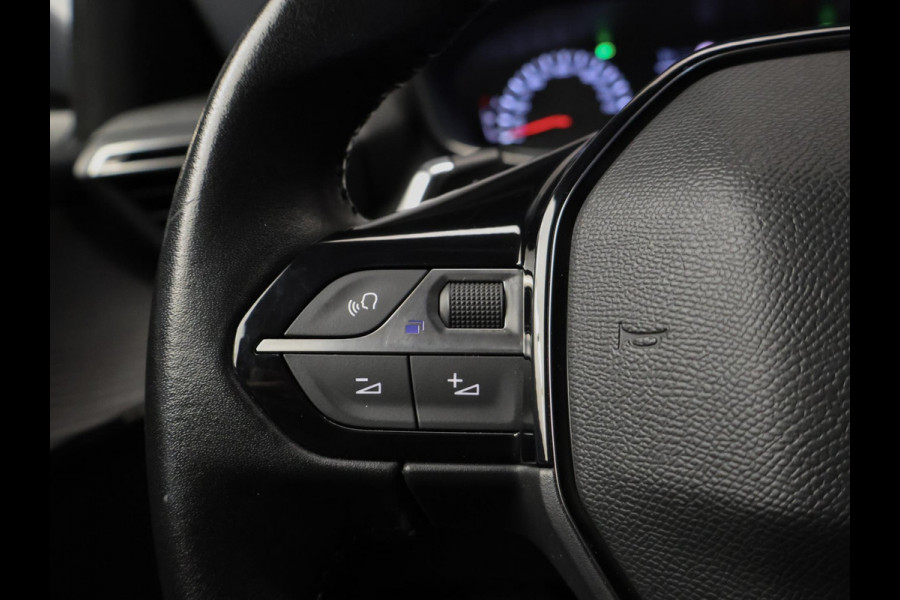 Peugeot 208 1.2 PureTech Sport (APPLE CARPLAY,NAVI,CAMERA,360 VIEW,LED,FLIPPERS,CRUISE,SPORTSTOELEN,NETTE STAAT)