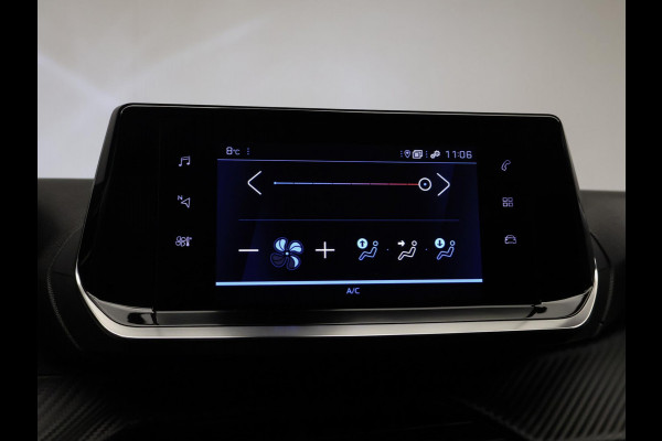 Peugeot 208 1.2 PureTech Sport (APPLE CARPLAY,NAVI,CAMERA,360 VIEW,LED,FLIPPERS,CRUISE,SPORTSTOELEN,NETTE STAAT)
