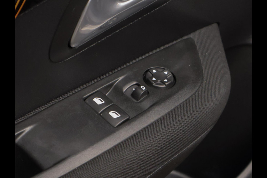 Peugeot 208 1.2 PureTech Sport (APPLE CARPLAY,NAVI,CAMERA,360 VIEW,LED,FLIPPERS,CRUISE,SPORTSTOELEN,NETTE STAAT)