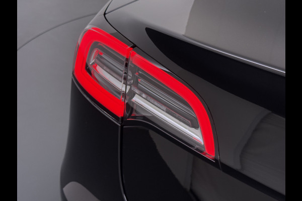 Tesla Model 3 RWD SR plus 325PK LFP Accu Trekhaak AutoPilot Leder Panoramadak Adaptive-Cruise Camera's Elektr.-Stuur+Stoelen+Spiegels+Geheugen Navi LED DAB Voorverwarmen Keyless One-Pedal-Drive Lmv 18" SOH 89% 1.000KG Trekgewicht 1e Eigenaar Origineel Nederlandse Auto Fabrieks Garantie op Accu en Motor tot 14-12-2028/160.000km