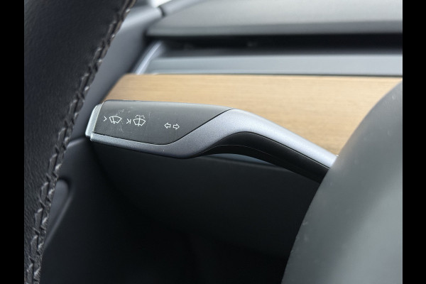 Tesla Model 3 RWD SR plus 325PK LFP Accu Trekhaak AutoPilot Leder Panoramadak Adaptive-Cruise Camera's Elektr.-Stuur+Stoelen+Spiegels+Geheugen Navi LED DAB Voorverwarmen Keyless One-Pedal-Drive Lmv 18" SOH 89% 1.000KG Trekgewicht 1e Eigenaar Origineel Nederlandse Auto Fabrieks Garantie op Accu en Motor tot 14-12-2028/160.000km