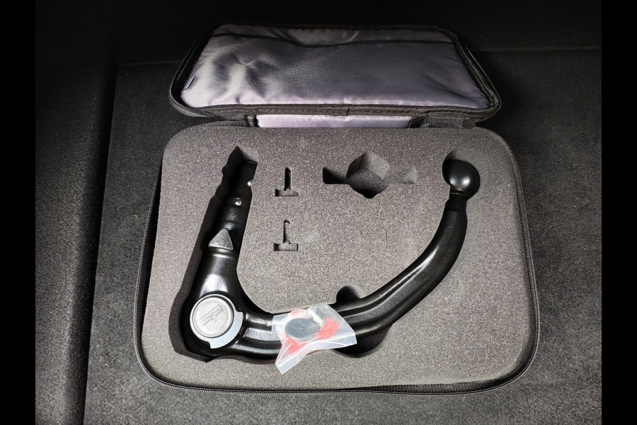 Tesla Model 3 RWD SR plus 325PK LFP Accu Trekhaak Lmv 18" AutoPilot Leder Panoramadak Adaptive-Cruise Camera's Elektr.-Stuur+Stoelen+Spiegels+ Navi LED DAB Voorverwarmen Keyless One-Pedal-Drive SOH 88% 1e Eigenaar Origineel Nederlandse Auto Fabrieksgarantie op Accu en Motor tot 15-12-2028/160.000km