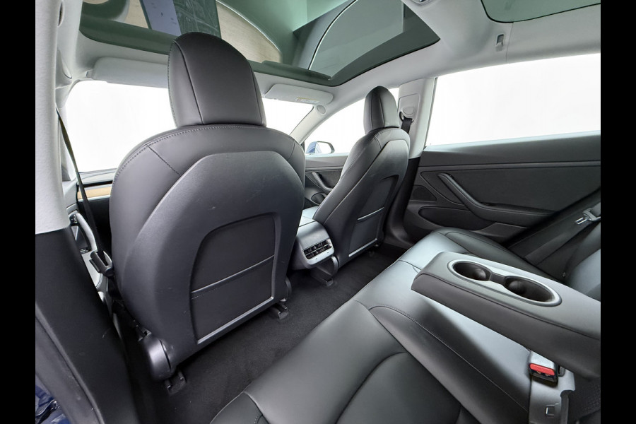 Tesla Model 3 RWD SR plus 325PK LFP Accu Trekhaak Lmv 18" AutoPilot Leder Panoramadak Adaptive-Cruise Camera's Elektr.-Stuur+Stoelen+Spiegels+ Navi LED DAB Voorverwarmen Keyless One-Pedal-Drive SOH 88% 1e Eigenaar Origineel Nederlandse Auto Fabrieksgarantie op Accu en Motor tot 15-12-2028/160.000km