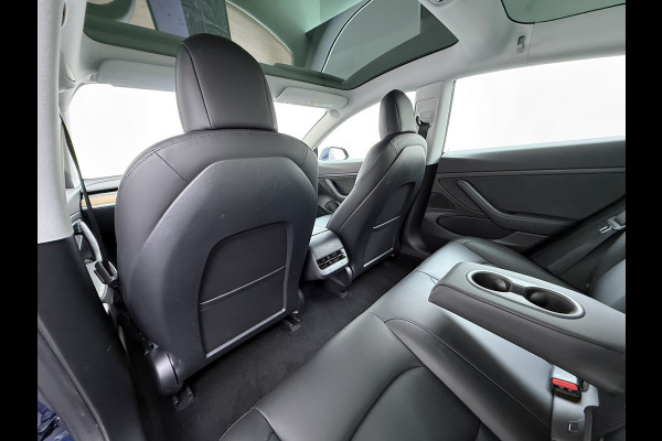Tesla Model 3 RWD SR plus 325PK LFP Accu Trekhaak Lmv 18" AutoPilot Leder Panoramadak Adaptive-Cruise Camera's Elektr.-Stuur+Stoelen+Spiegels+ Navi LED DAB Voorverwarmen Keyless One-Pedal-Drive SOH 88% 1e Eigenaar Origineel Nederlandse Auto Fabrieksgarantie op Accu en Motor tot 15-12-2028/160.000km