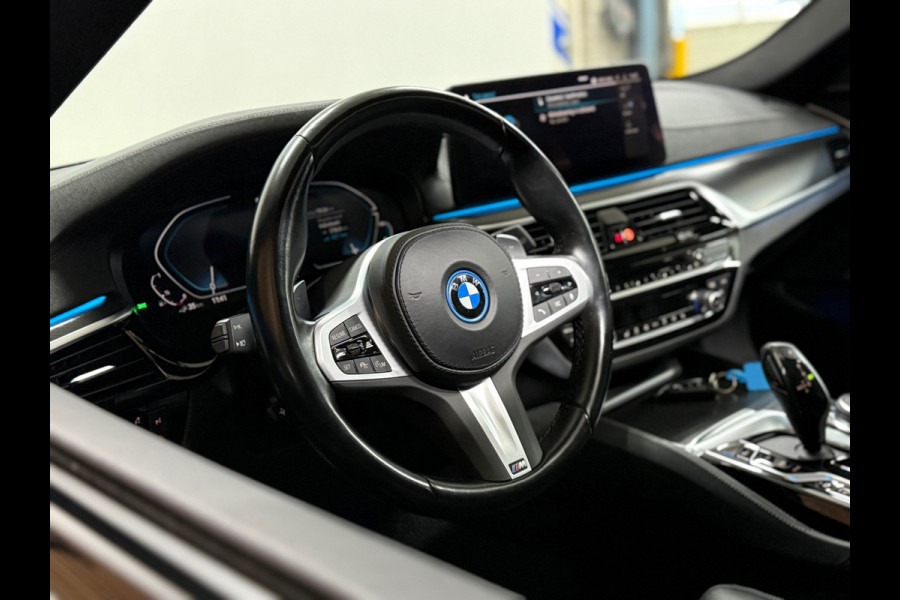 BMW 5 Serie Touring 530e M-Sport Pro xDrive | bomVOL | Pano | H/K Sound | HUD | ACC | Nappa leder | Parkeerassistent+