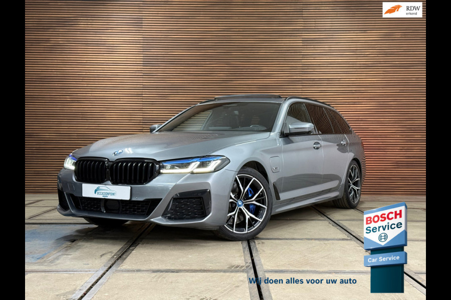 BMW 5 Serie Touring 530e M-Sport Pro xDrive | bomVOL | Pano | H/K Sound | HUD | ACC | Nappa leder | Parkeerassistent+