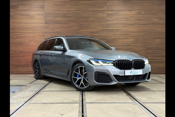BMW 5 Serie Touring 530e M-Sport Pro xDrive | bomVOL | Pano | H/K Sound | HUD | ACC | Nappa leder | Parkeerassistent+