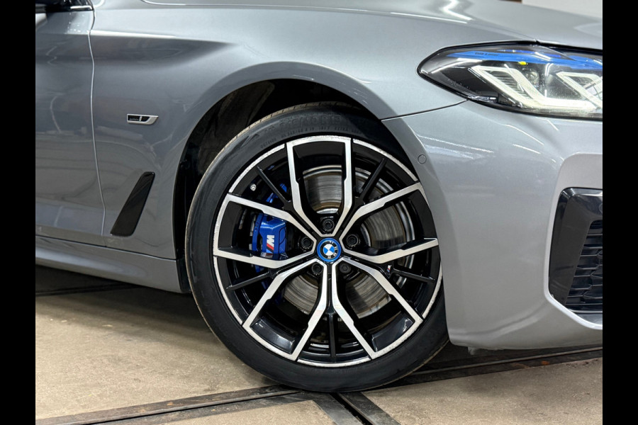BMW 5 Serie Touring 530e M-Sport Pro xDrive | bomVOL | Pano | H/K Sound | HUD | ACC | Nappa leder | Parkeerassistent+