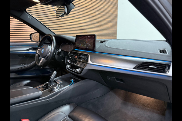 BMW 5 Serie Touring 530e M-Sport Pro xDrive | bomVOL | Pano | H/K Sound | HUD | ACC | Nappa leder | Parkeerassistent+
