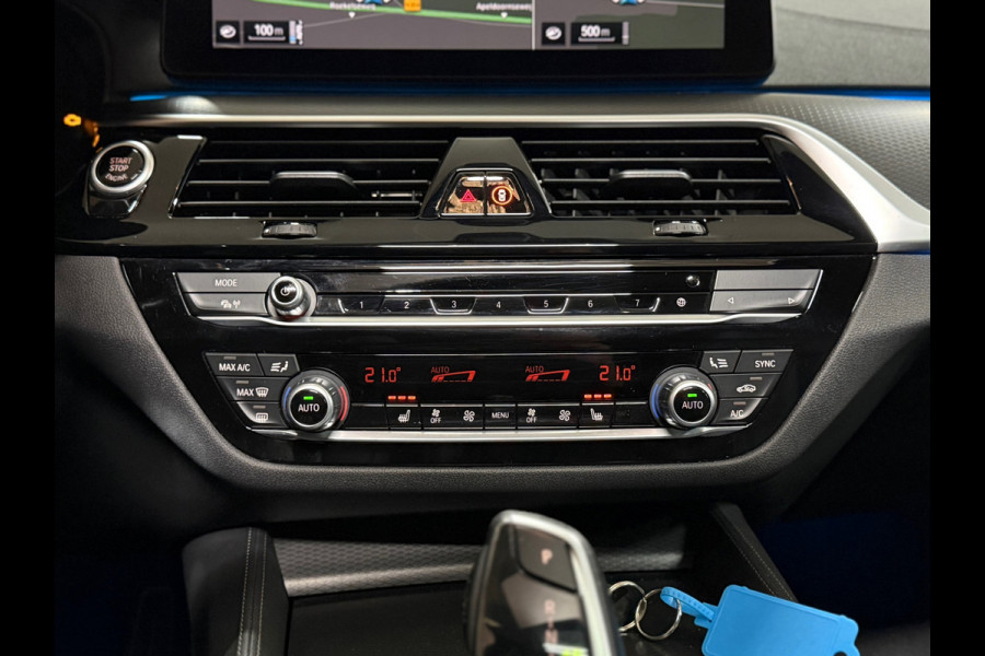 BMW 5 Serie Touring 530e M-Sport Pro xDrive | bomVOL | Pano | H/K Sound | HUD | ACC | Nappa leder | Parkeerassistent+