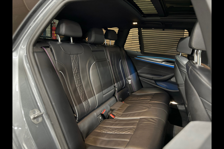 BMW 5 Serie Touring 530e M-Sport Pro xDrive | bomVOL | Pano | H/K Sound | HUD | ACC | Nappa leder | Parkeerassistent+